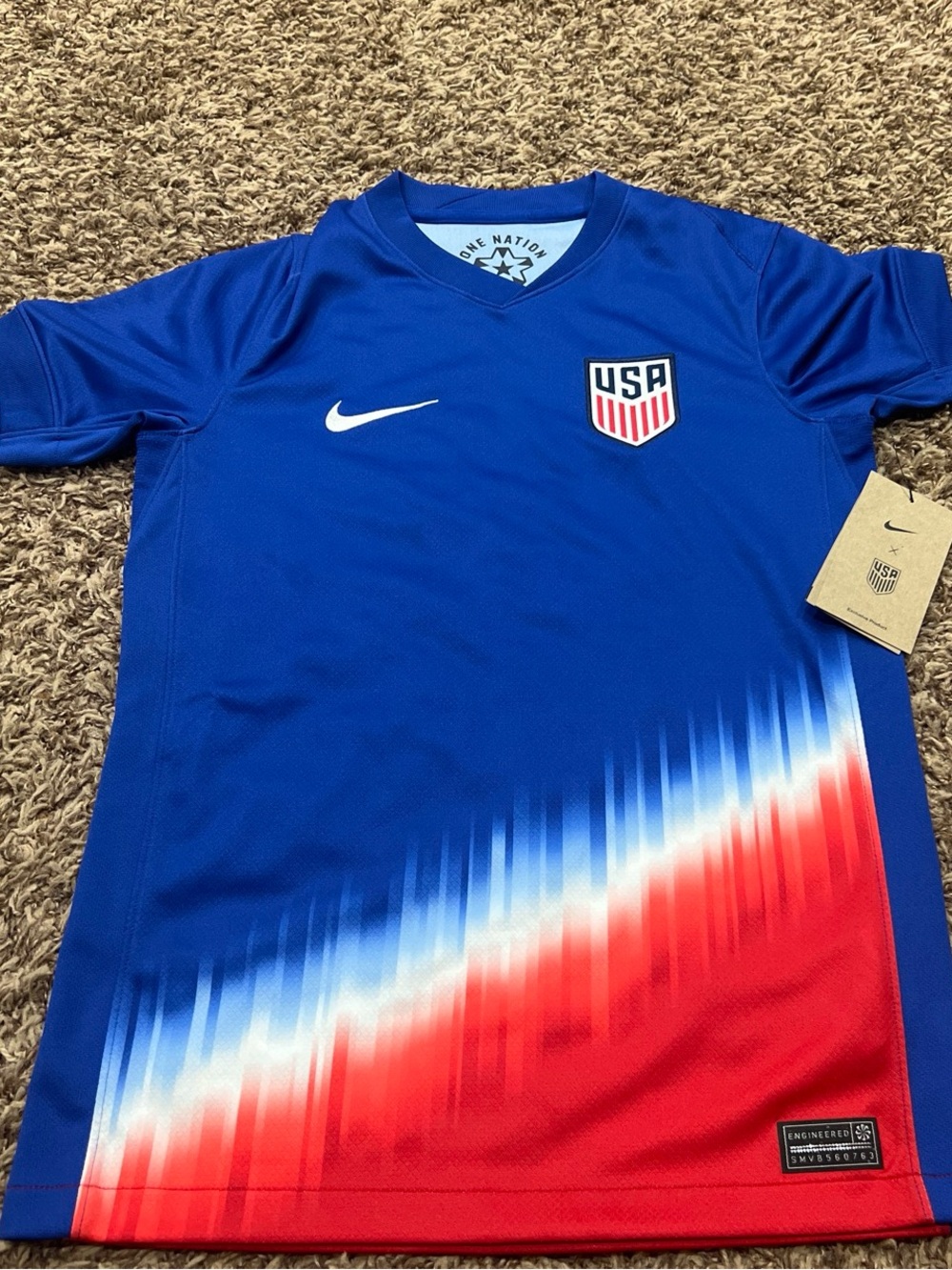 NWT kids Nike soccer jersey sz M